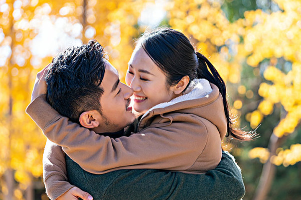 九五年属猪的婚姻配对男（95年属猪几月命不好）