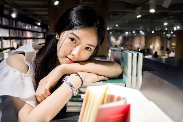 双鱼座女人的性格分析（典型的双鱼座女生性格）