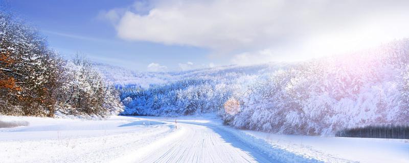 做梦夏天下雪是什么征兆周公解梦（梦见下雪是要戴孝吗）