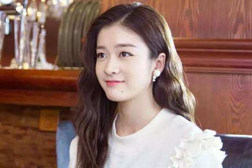 圆脸没下巴面相,脸圆下巴短女人命运