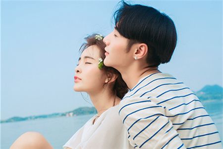 水瓶女喜欢你的三大表现,水瓶女想睡你的表现